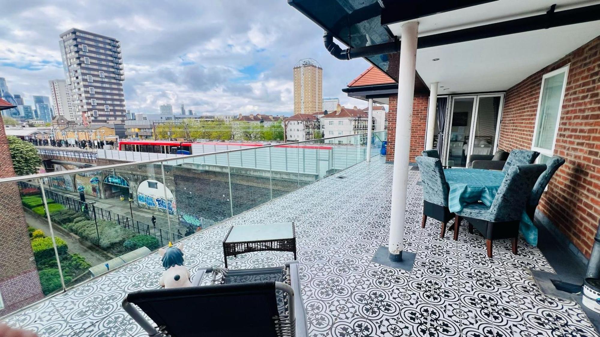 City View Sunset Luxurious Apartment In London Zone-1 Including One Family Twin Room With Its Own Stunning Private Terrace Екстер'єр фото